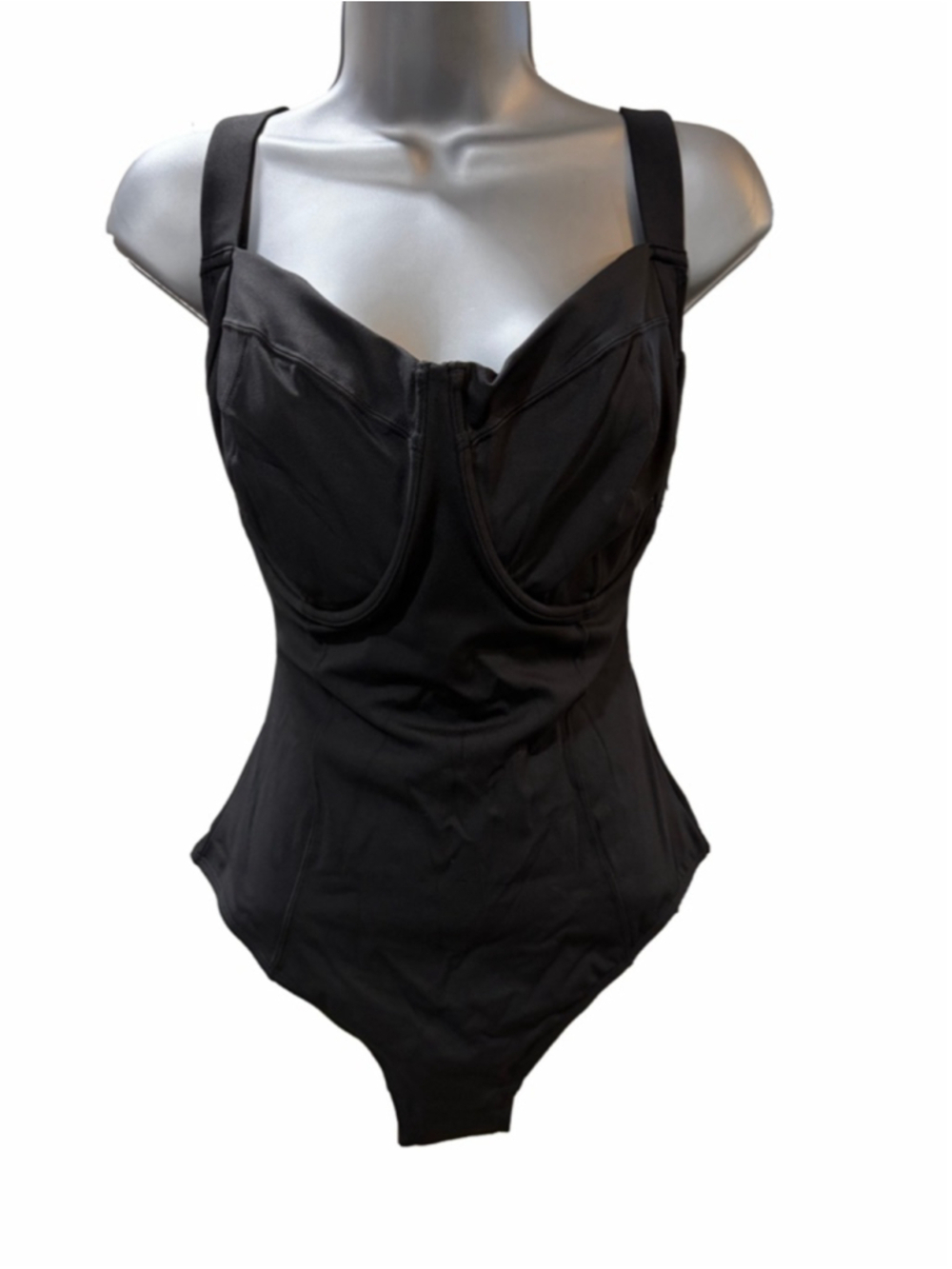 NWT TA3 Lifty size Large cup size J/K in black retails $188
